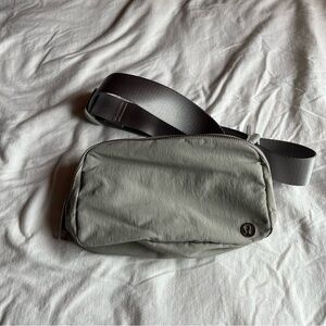 🍋 Lululemon Belt Bag